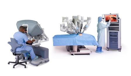 The da Vinci surgical robot. &copy;2013 Intuitive Surgical, Inc. 